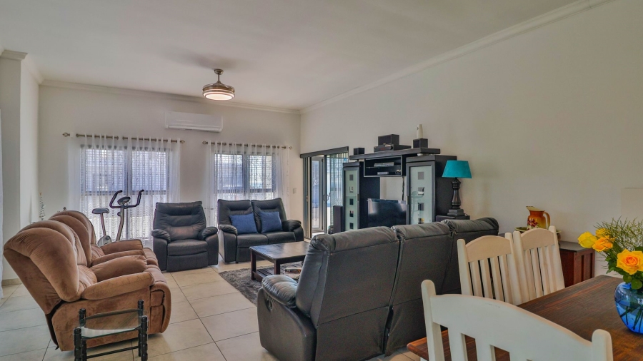 3 Bedroom Property for Sale in Sandy Point Beach Estate Western Cape